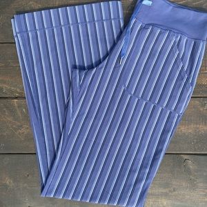 Lululemon Flare Pants Size 8- Great Pattern!